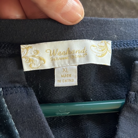 Weekend by Suzanne Betro Women’s top. Size XL - Picture 3 of 3